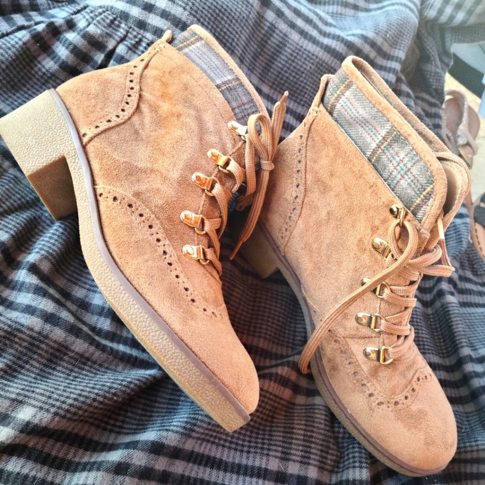 Tommy Hilfiger Plaid Suede Low Wingtip Boot Bootie Brown Lace 8.5M